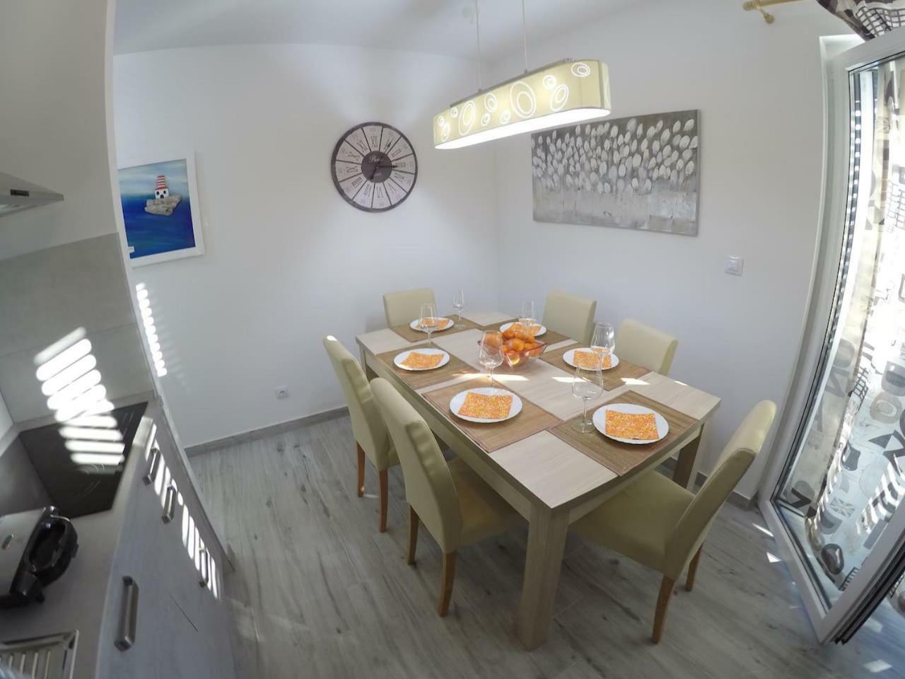 The Globetrotter'S Residence Kastel Novi Luaran gambar