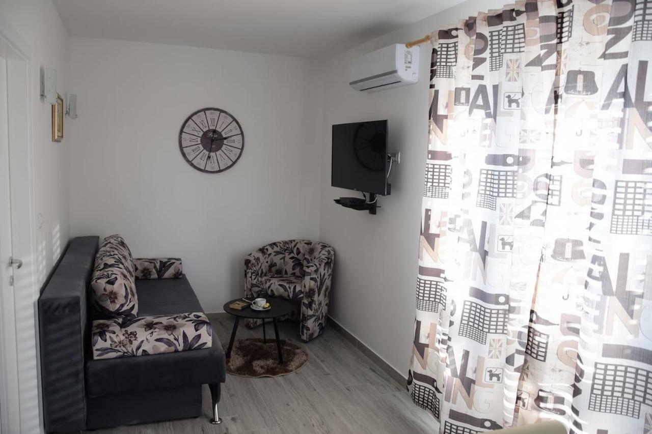 The Globetrotter'S Residence Kastel Novi Luaran gambar